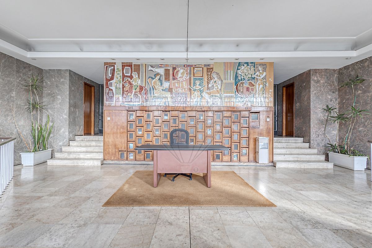 Apartamento T4 à venda em Porto