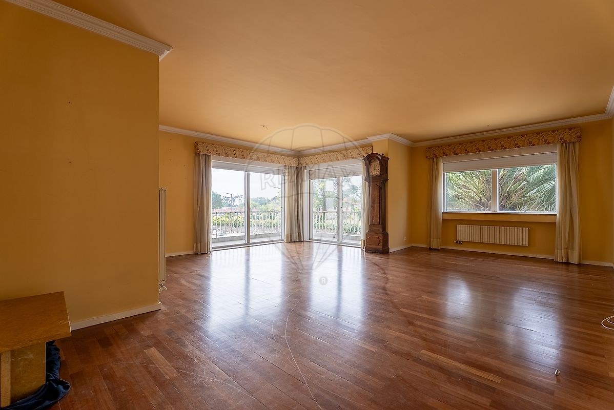 Apartamento T5 à venda em Porto