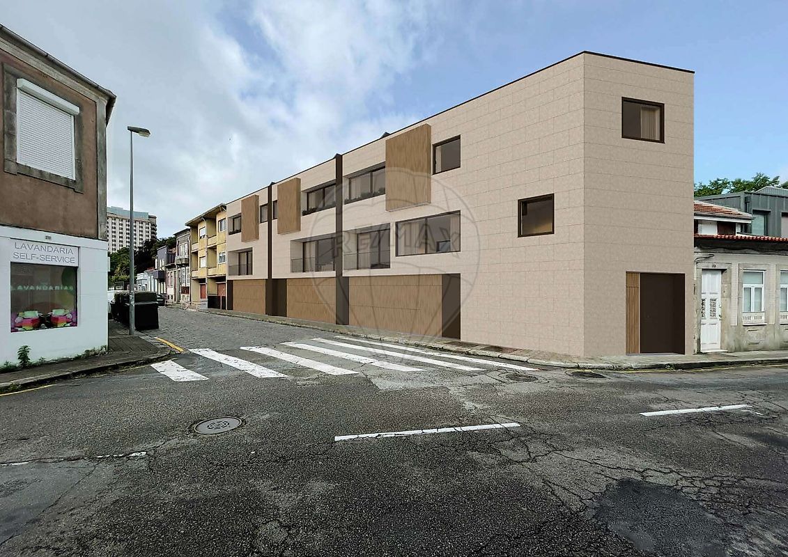 Apartamento T4 à venda em Porto