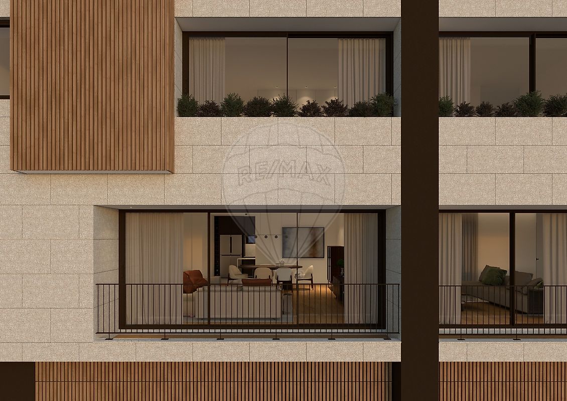 Apartamento T4 à venda em Porto
