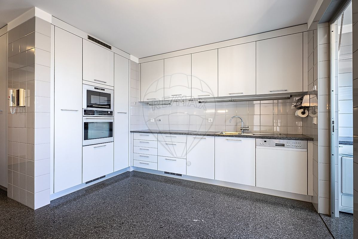 Apartamento T5 à venda em Lordelo do Ouro e Massarelos, Porto — foto 17
