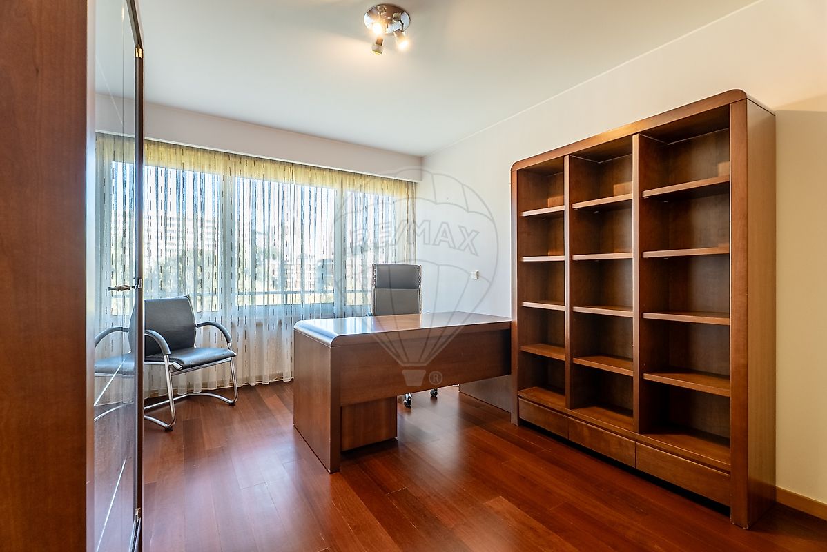 Apartamento T5 à venda em Lordelo do Ouro e Massarelos, Porto — foto 25