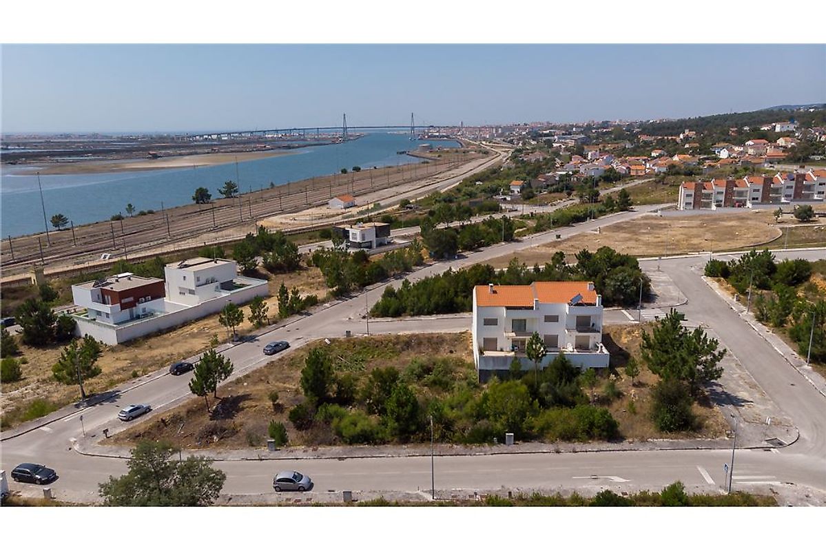 Terreno à venda em Figueira da Foz