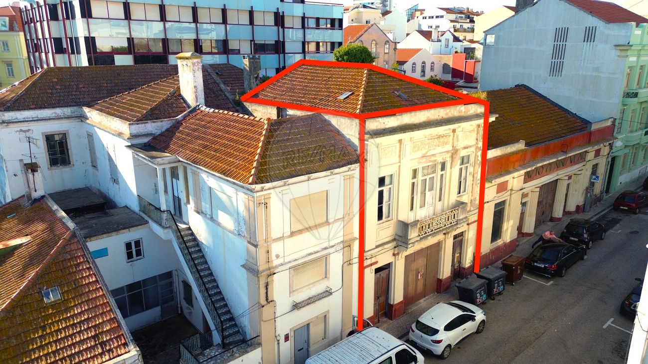 Moradia T5 para venda