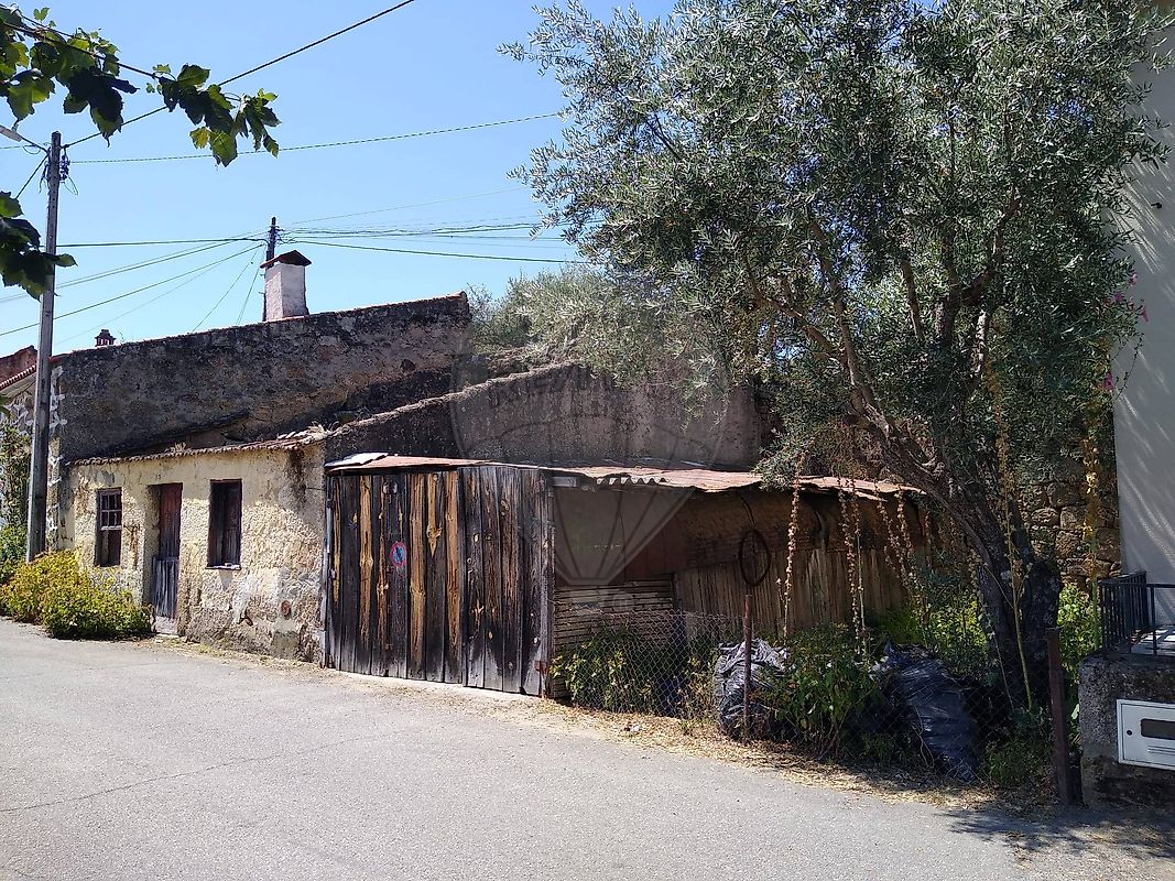 Outros - Habitação - Lajeosa do Mondego, Celorico da Beira, Guarda