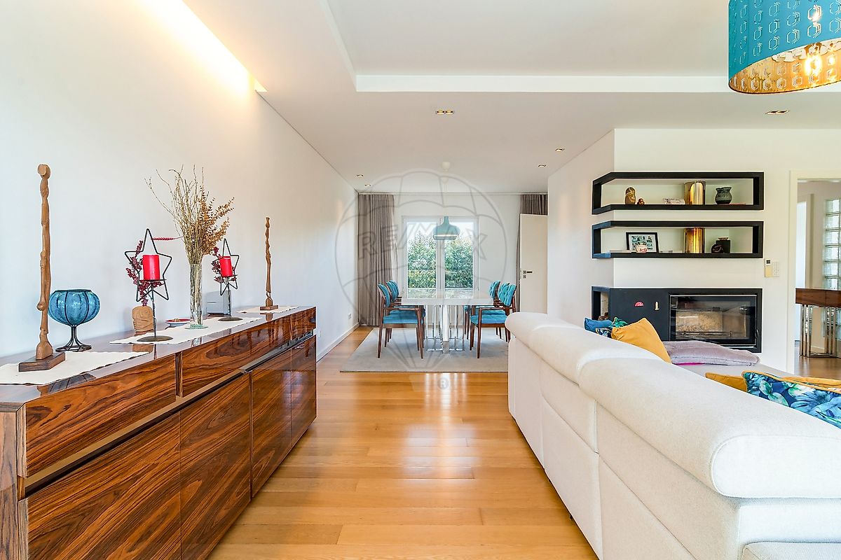 Moradia T4 à venda em Loures