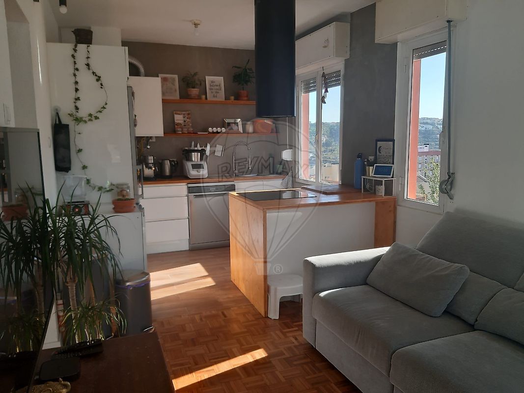 Apartamento T3 à venda em Loures