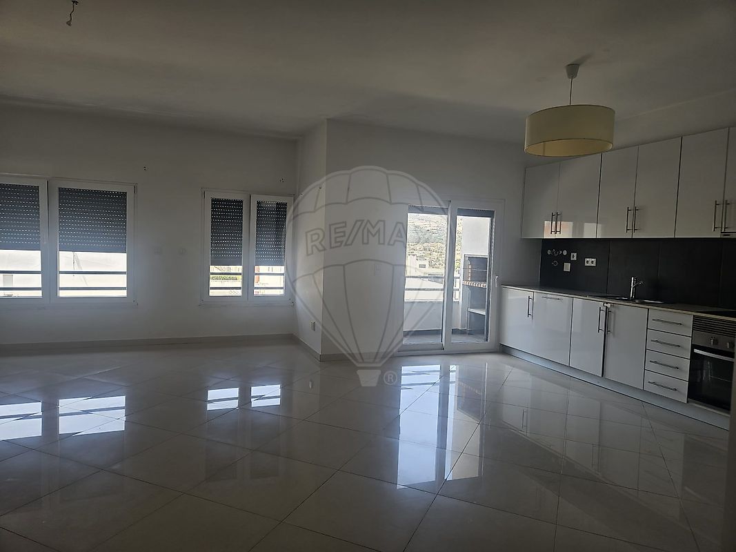 Apartamento T2 à venda em Loures