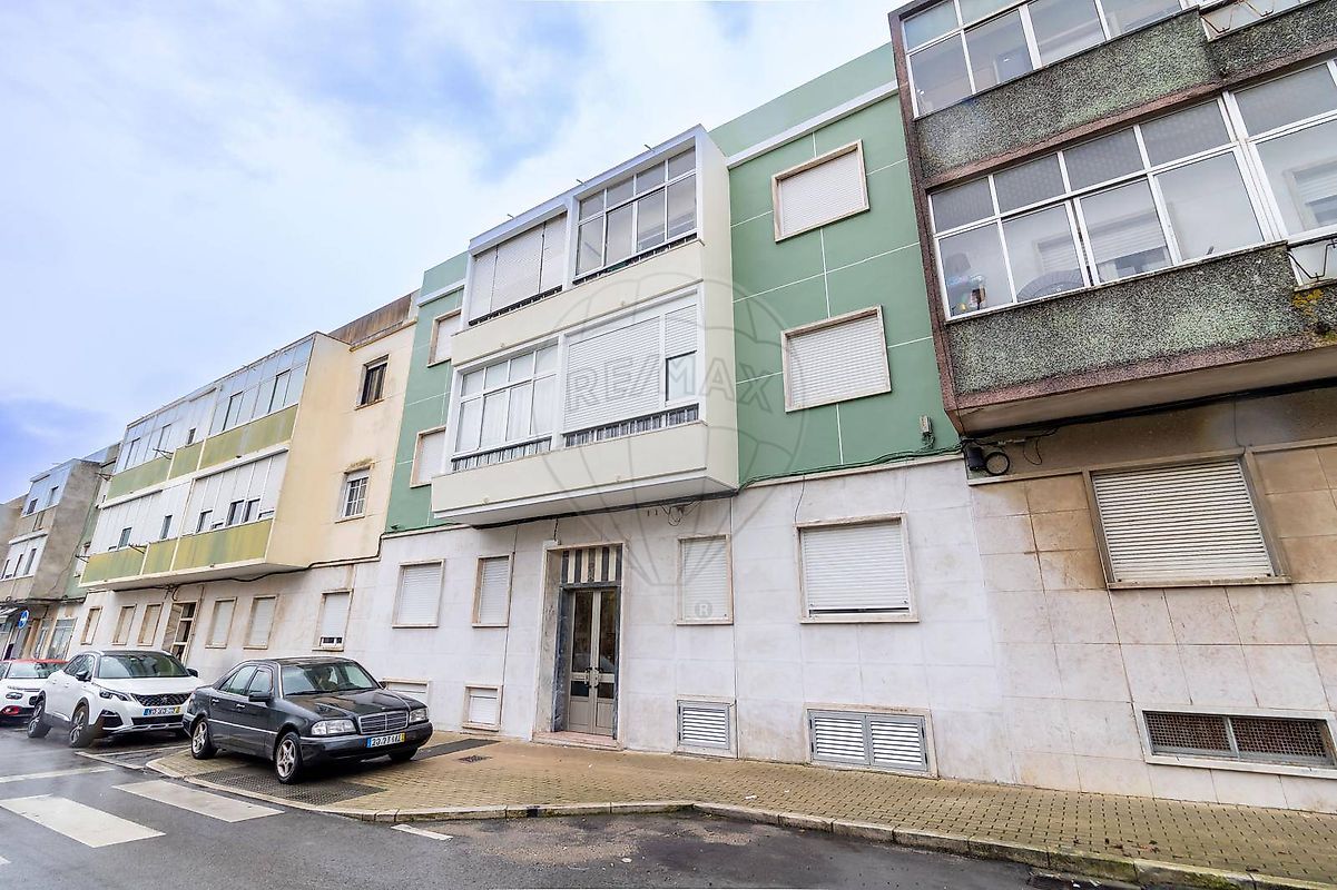Apartamento à venda em Amadora
