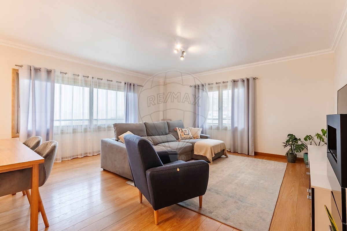 Apartamento T2 à venda em Loures