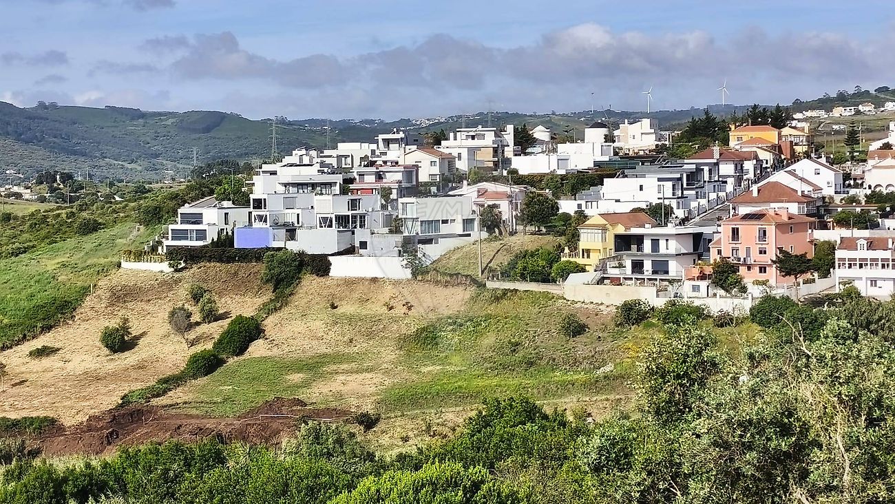 Terreno à venda em Loures