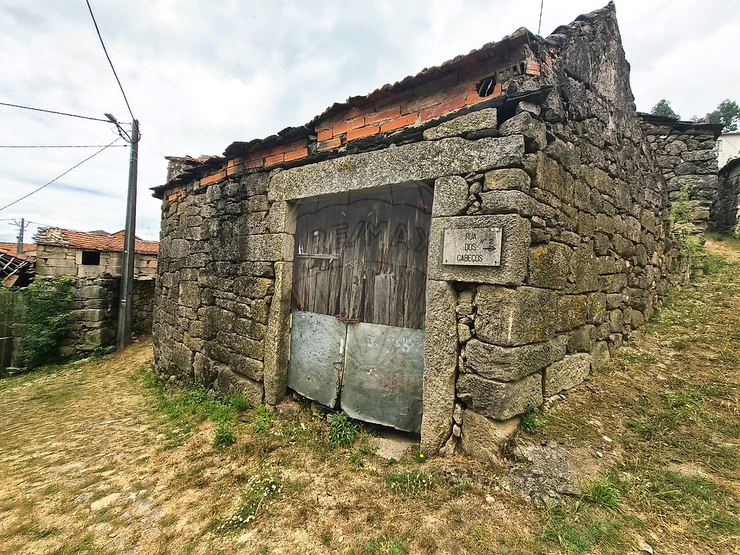 Moradia - Arca e Varzielas, Oliveira de Frades, Viseu