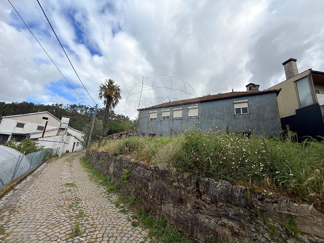 Moradia - Arca e Varzielas, Oliveira de Frades, Viseu