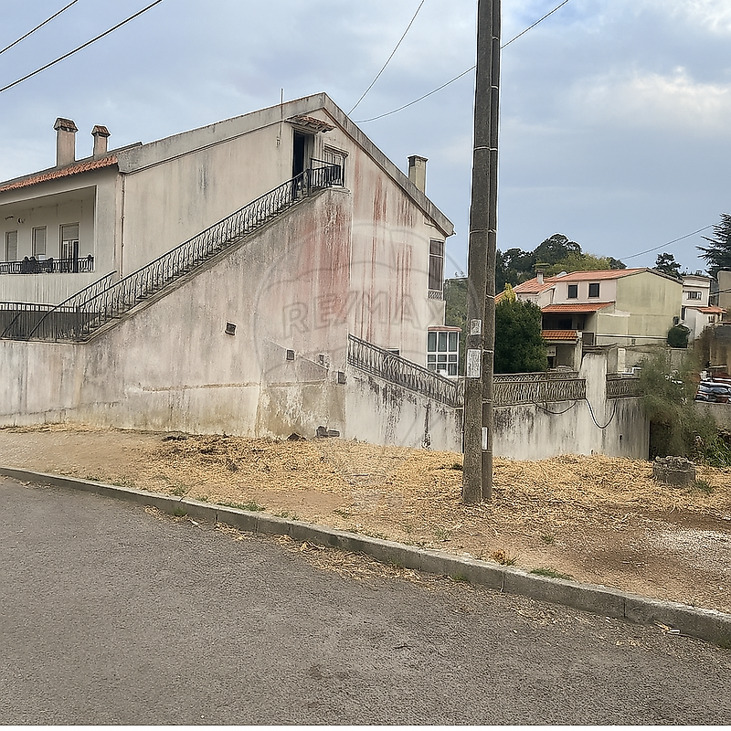 Terreno à venda em Amadora