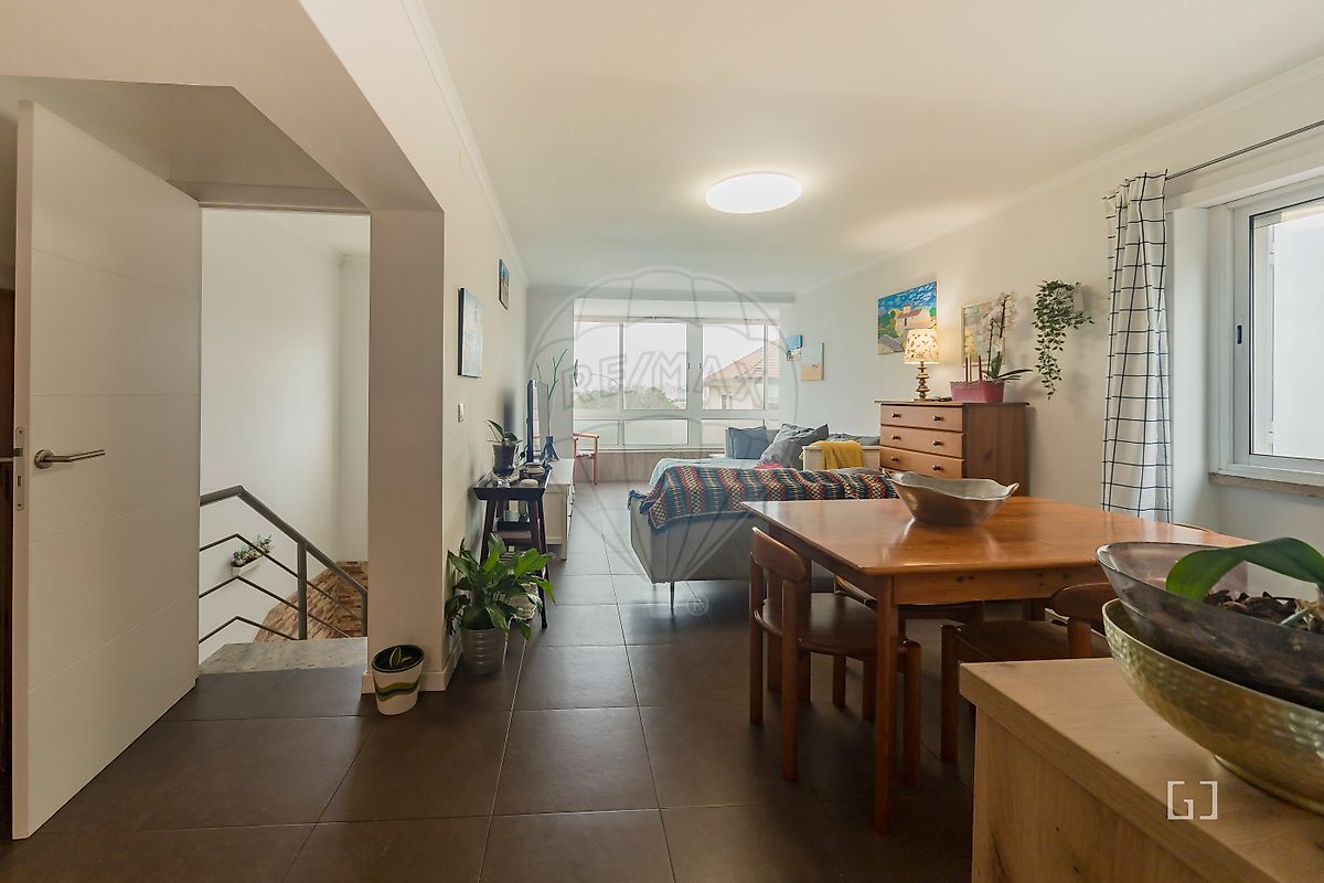 Apartamento T2 à venda em Amadora