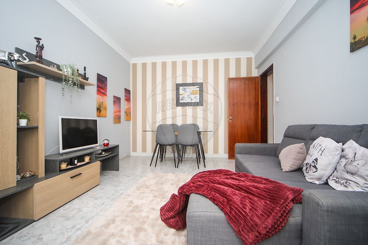 Apartamento T2 à venda em Amadora