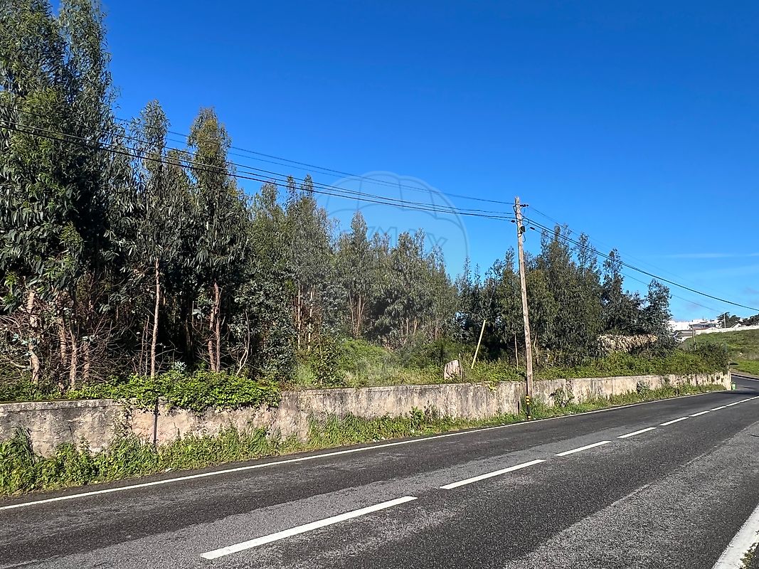 Terreno à venda em Amadora