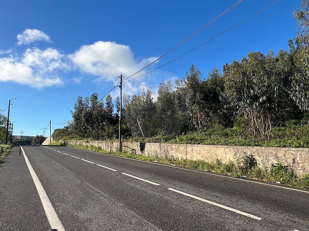 Terreno à venda em Amadora