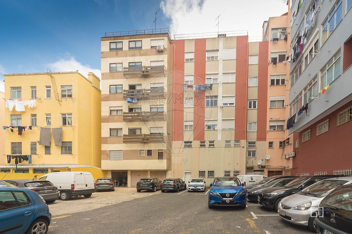 Apartamento T4 à venda em Mina de Água, Amadora — foto 19