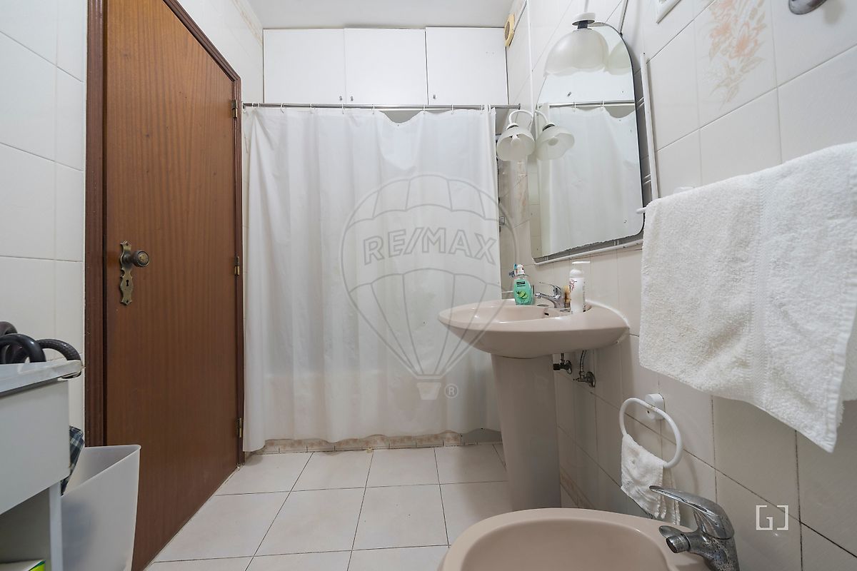 Apartamento T4 à venda em Mina de Água, Amadora — foto 8
