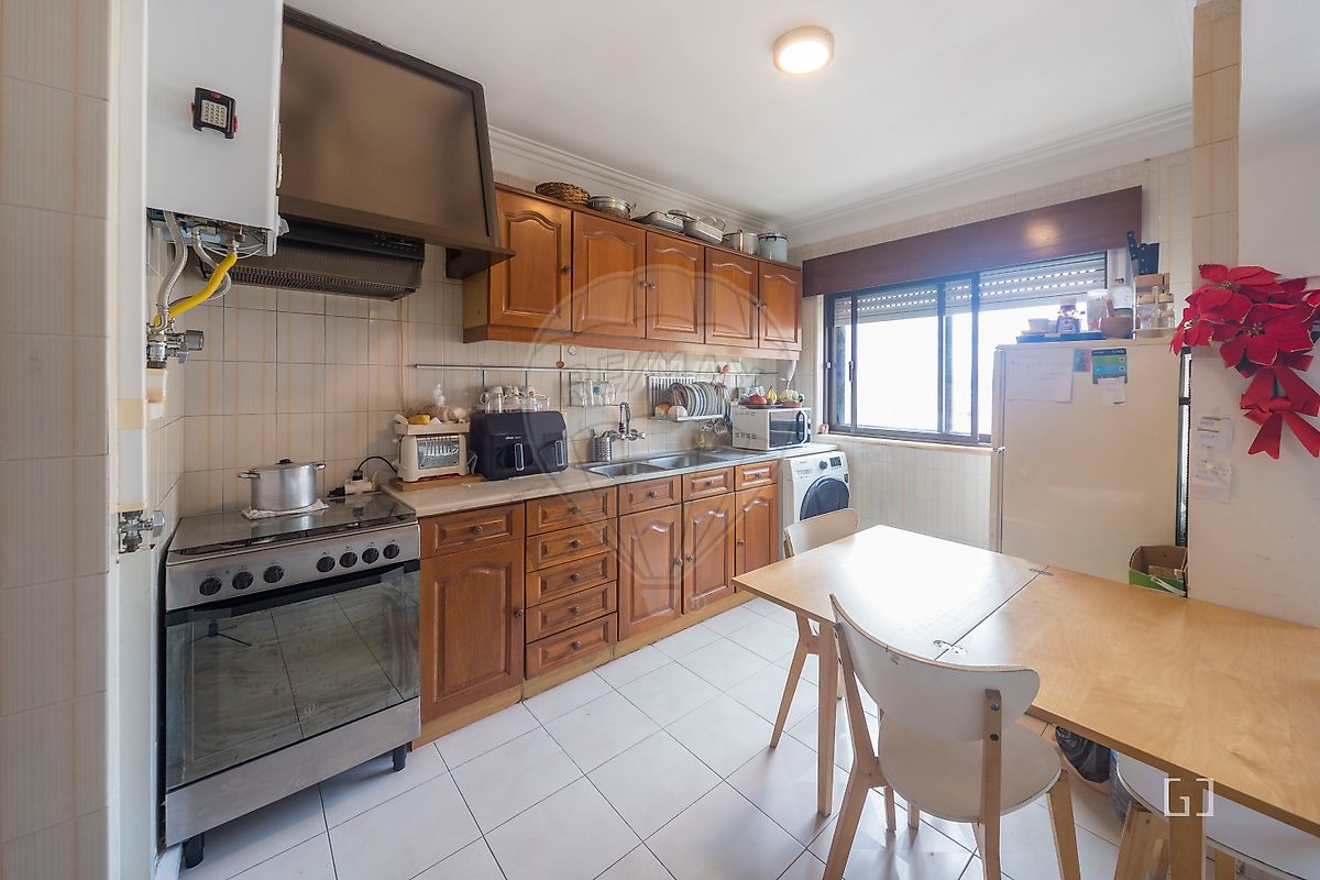Apartamento T4 à venda em Mina de Água, Amadora — foto 14