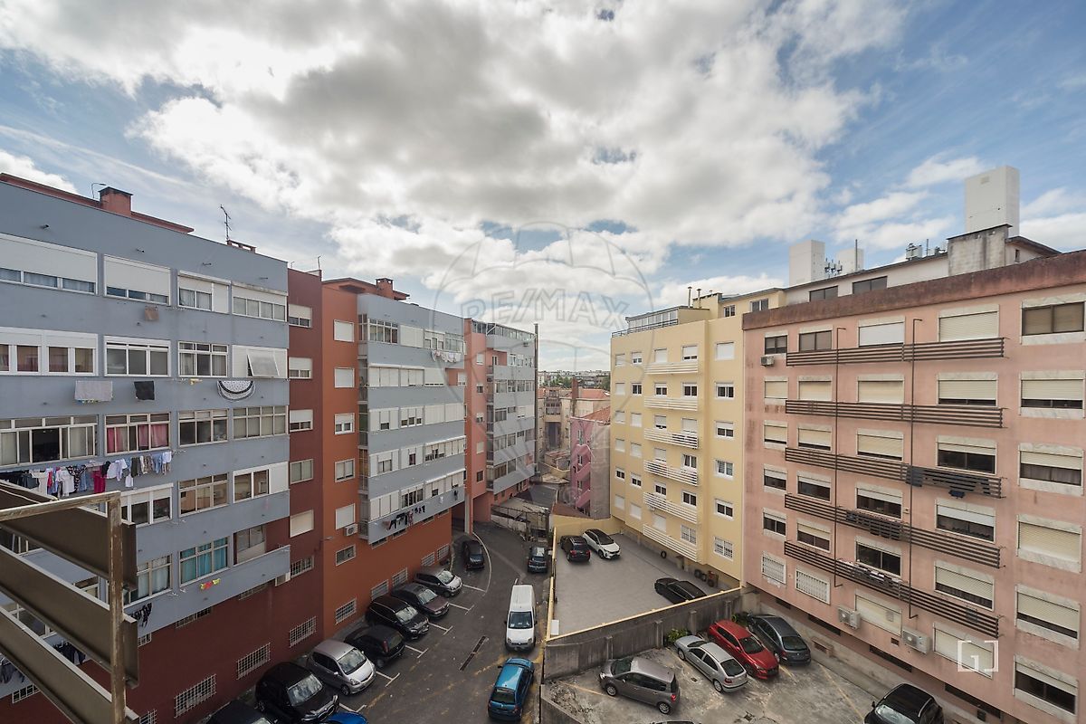Apartamento T4 à venda em Mina de Água, Amadora — foto 17