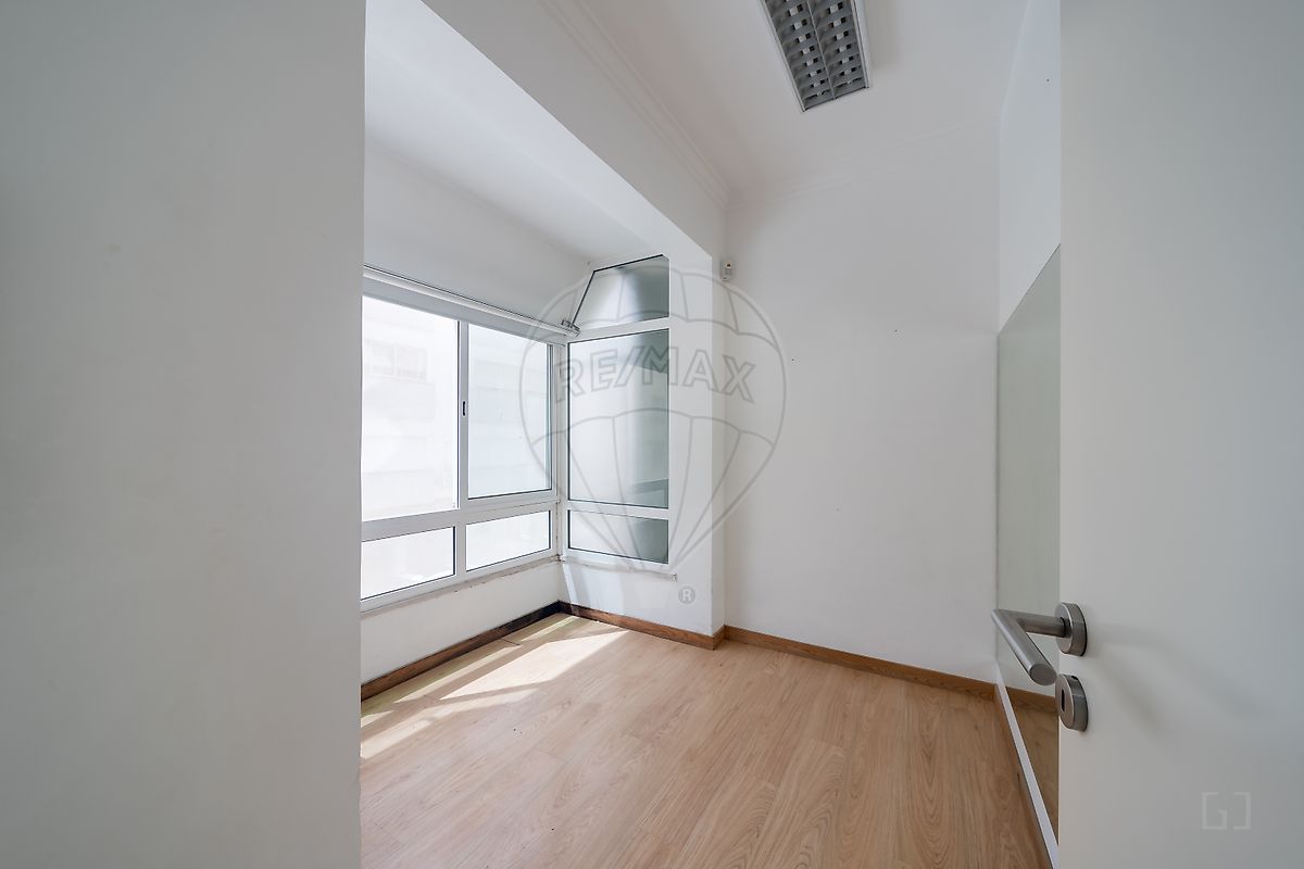 Moradia T4 à venda em Mina de Água, Amadora — foto 16