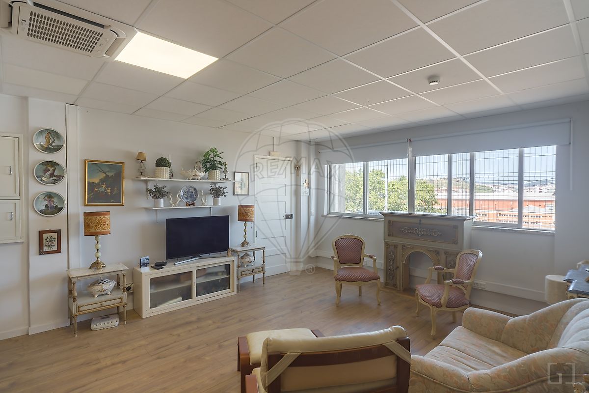 Apartamento T2 - Águas Livres, Amadora, Lisboa