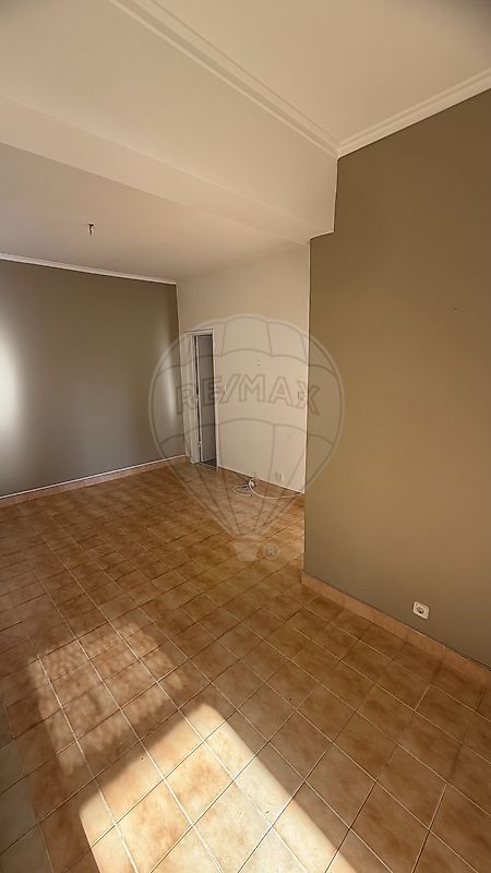 Apartamento T1 para arrendar em Seixal
