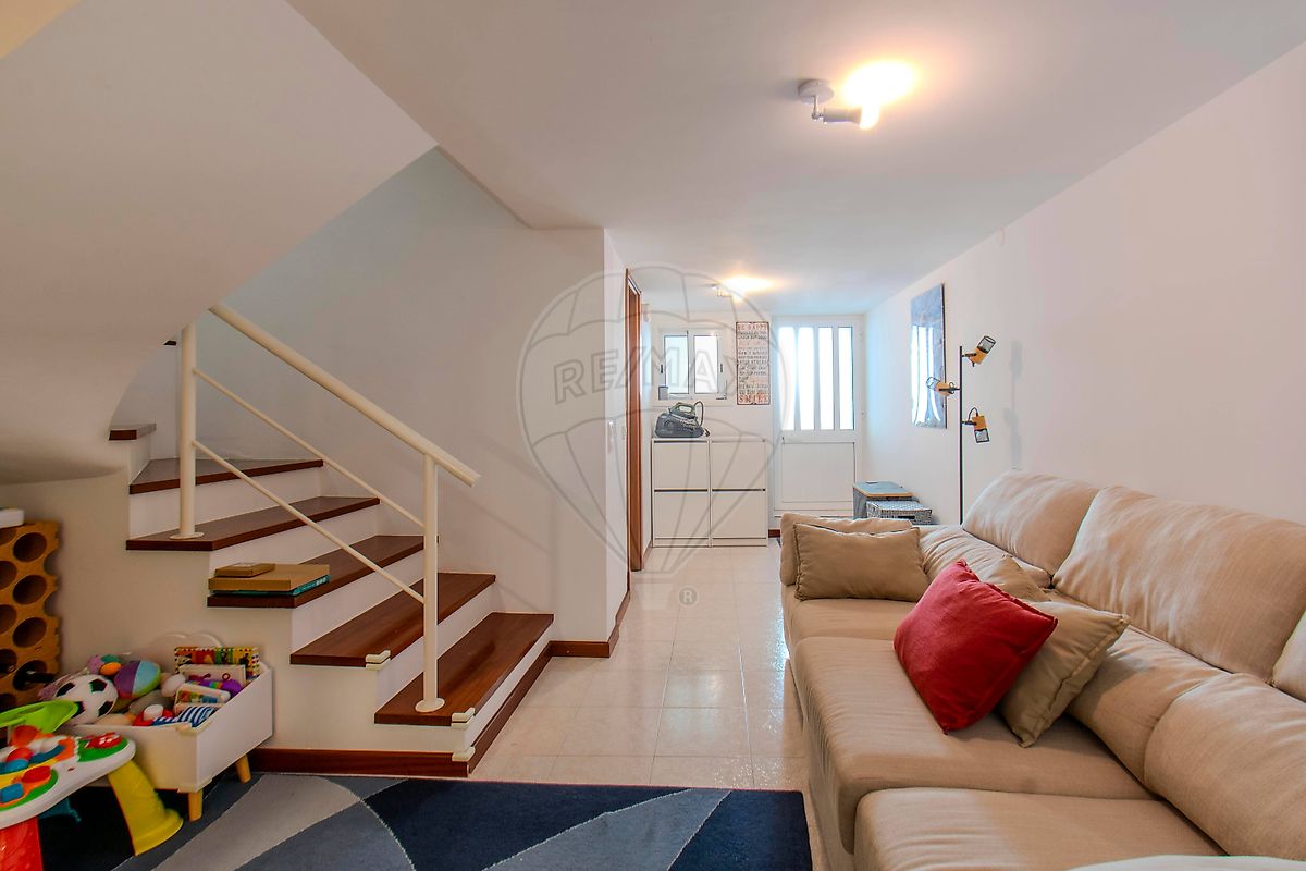 listing 123911039-99 picture-0