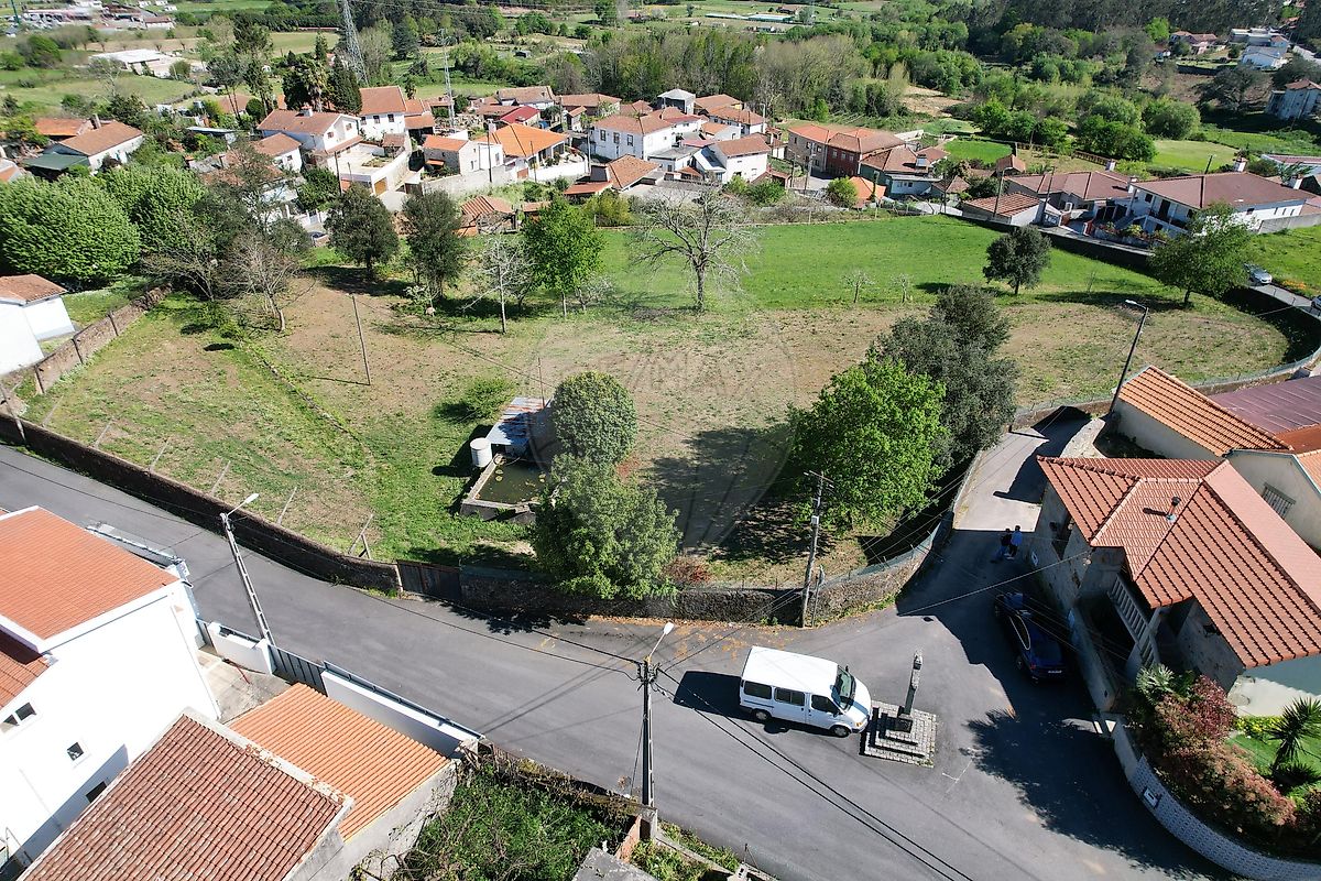Terreno à venda em Santa Maria da Feira