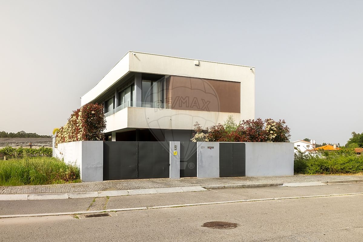 Moradia T3 à venda em Santa Maria da Feira