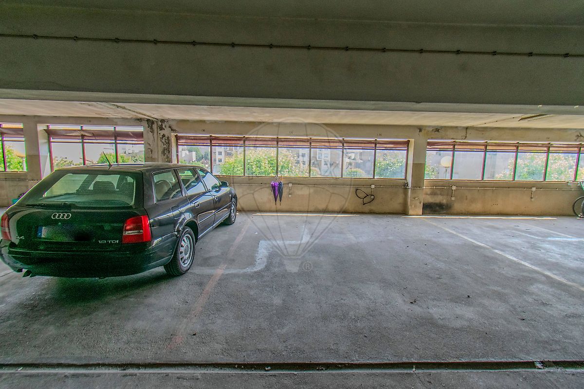 Garagem à venda em Gondomar