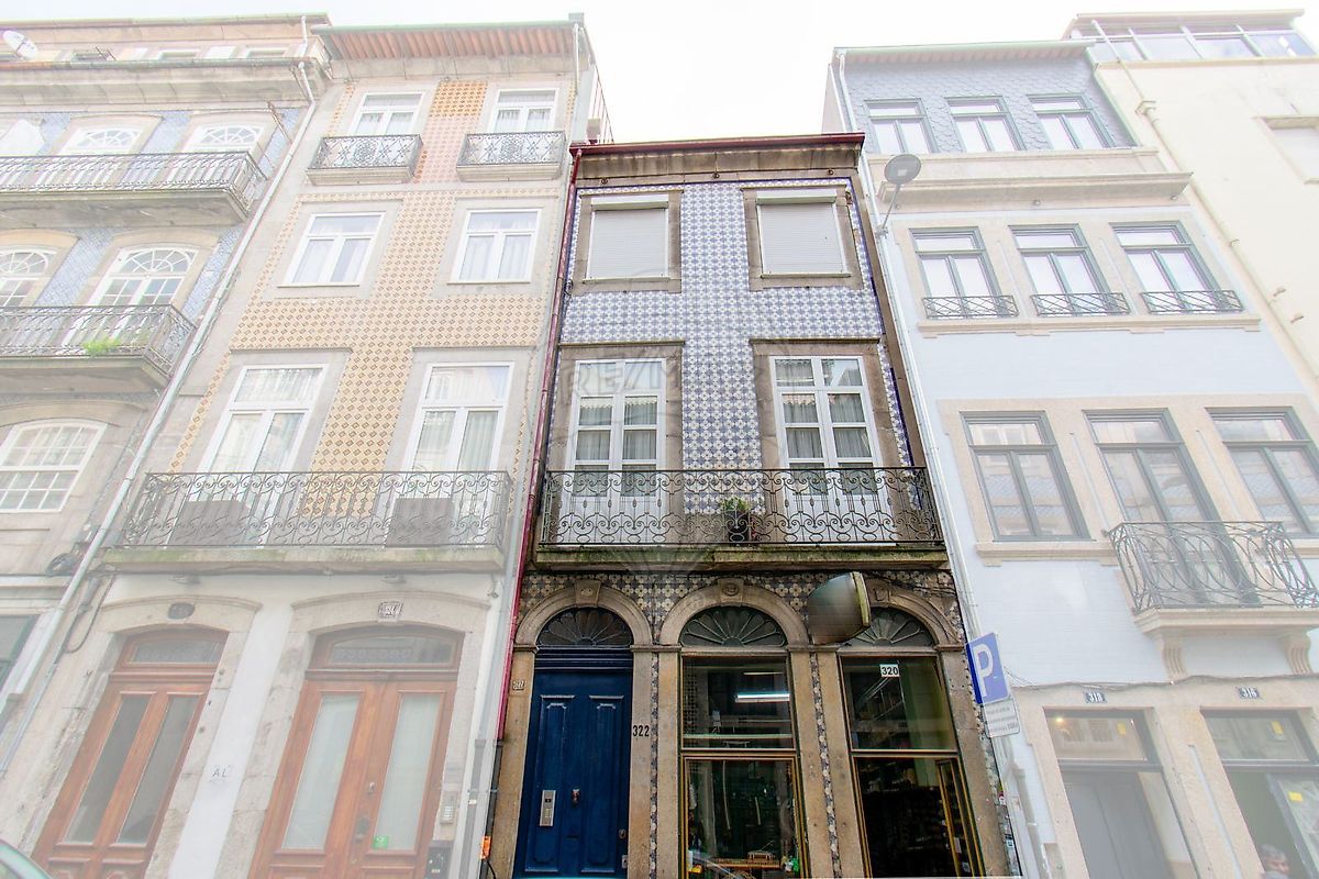 Apartamento T5 à venda em Porto