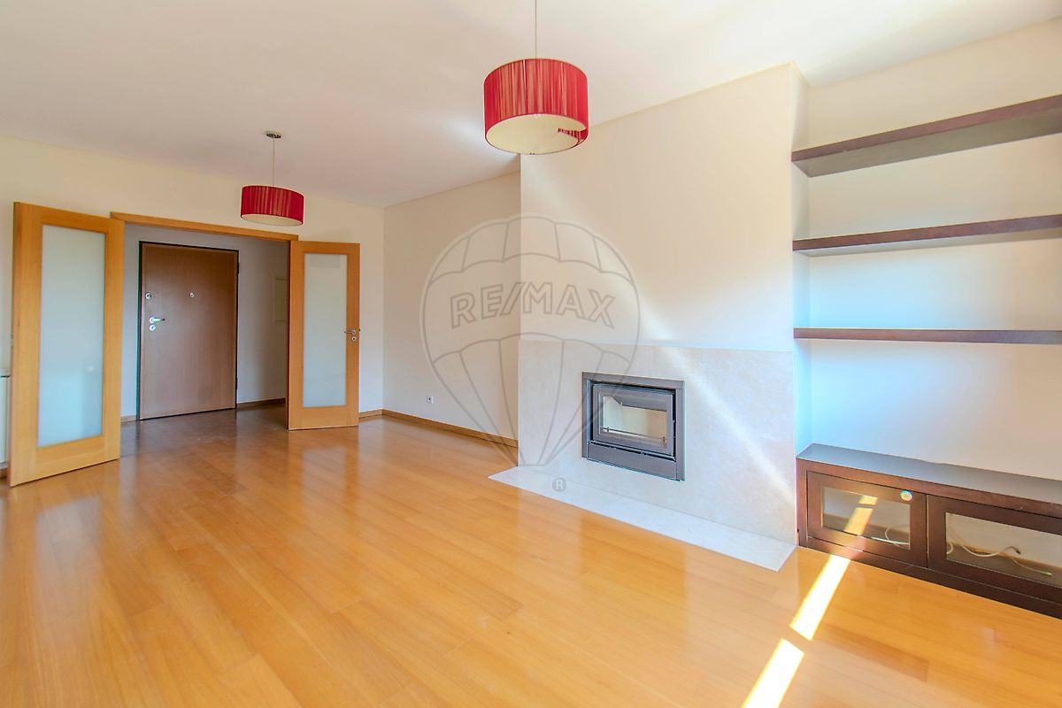 Apartamento T2 para arrendar em Maia