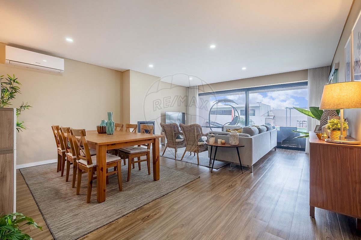 Moradia T4 para venda