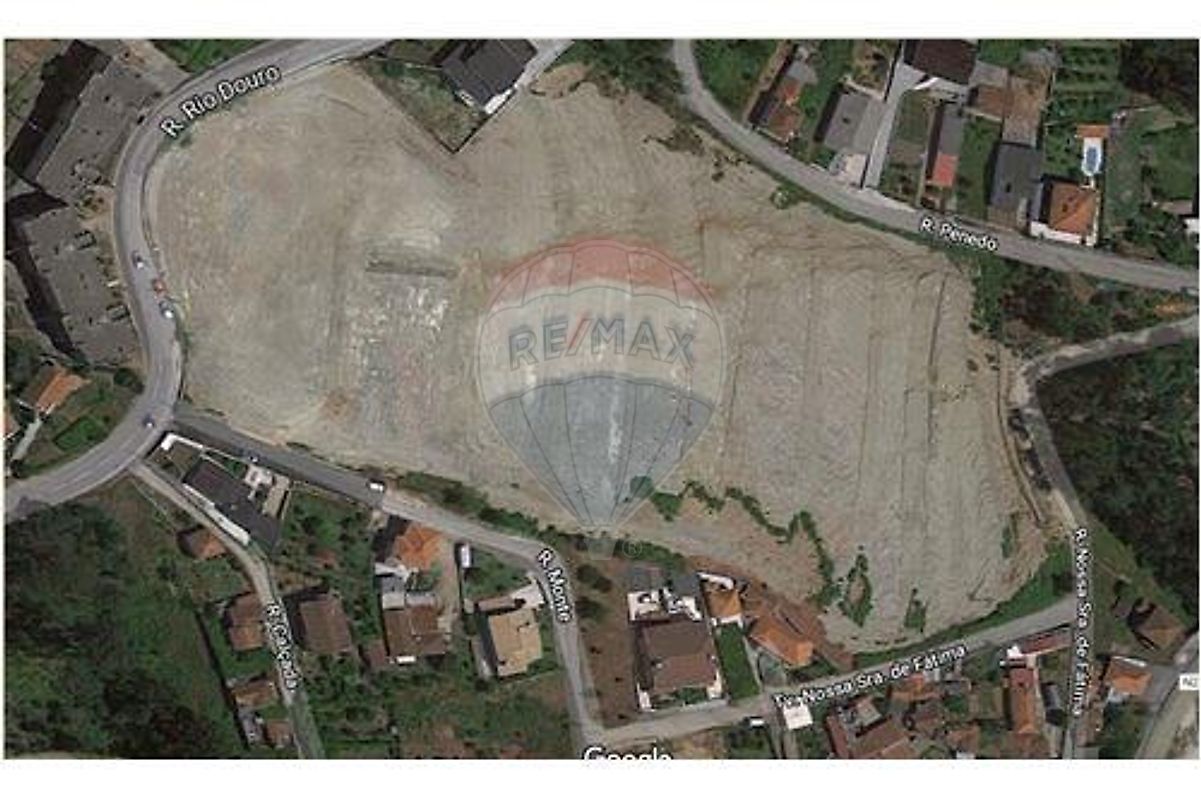 Land for sale in Santa Maria da Feira, Portugal — €600,000