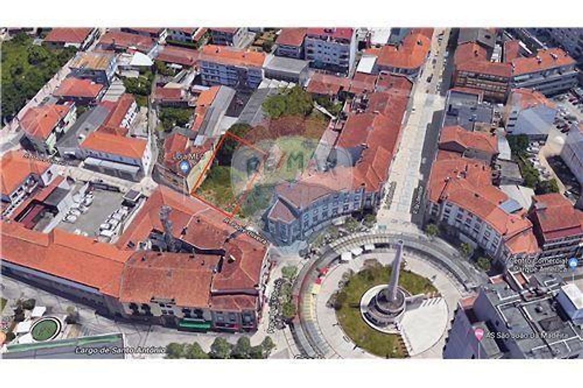 Land for sale in São João da Madeira, Portugal — €80,000