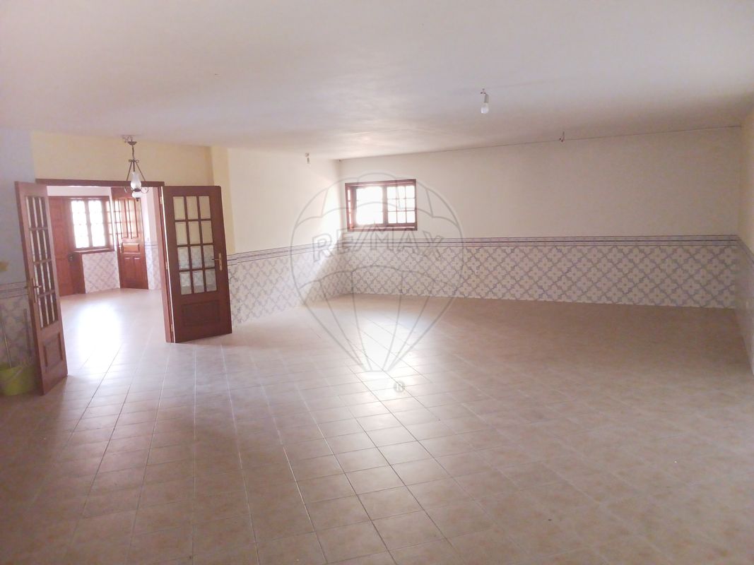 listing 123931184-2 picture-0