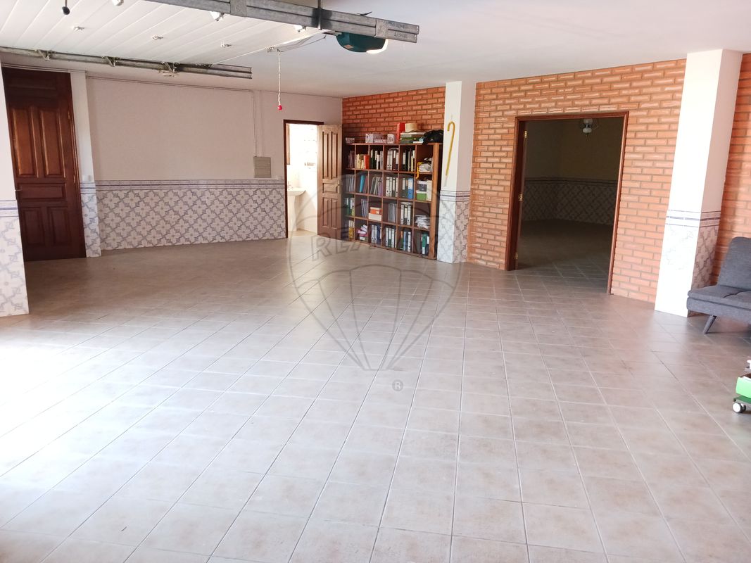 listing 123931184-2 picture-0