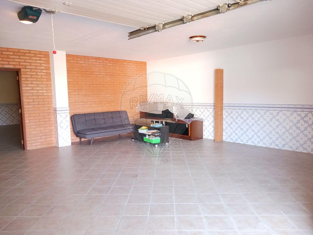 listing 123931184-2 picture-0
