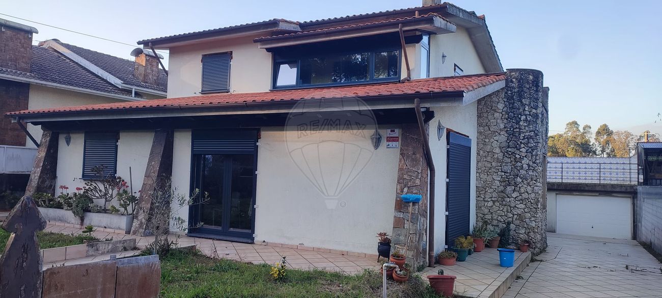 Moradia T4 para venda
