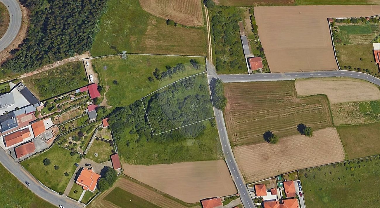 Terreno à venda em Ovar