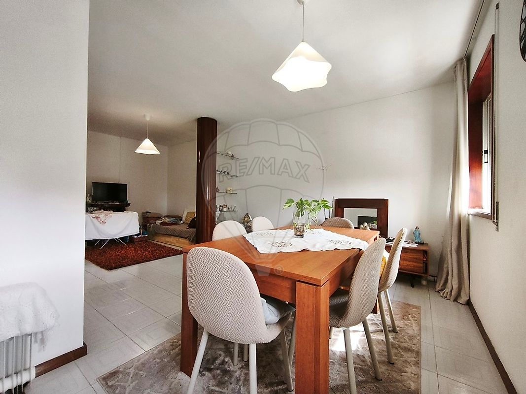 Apartamento T2 à venda em Santa Maria da Feira