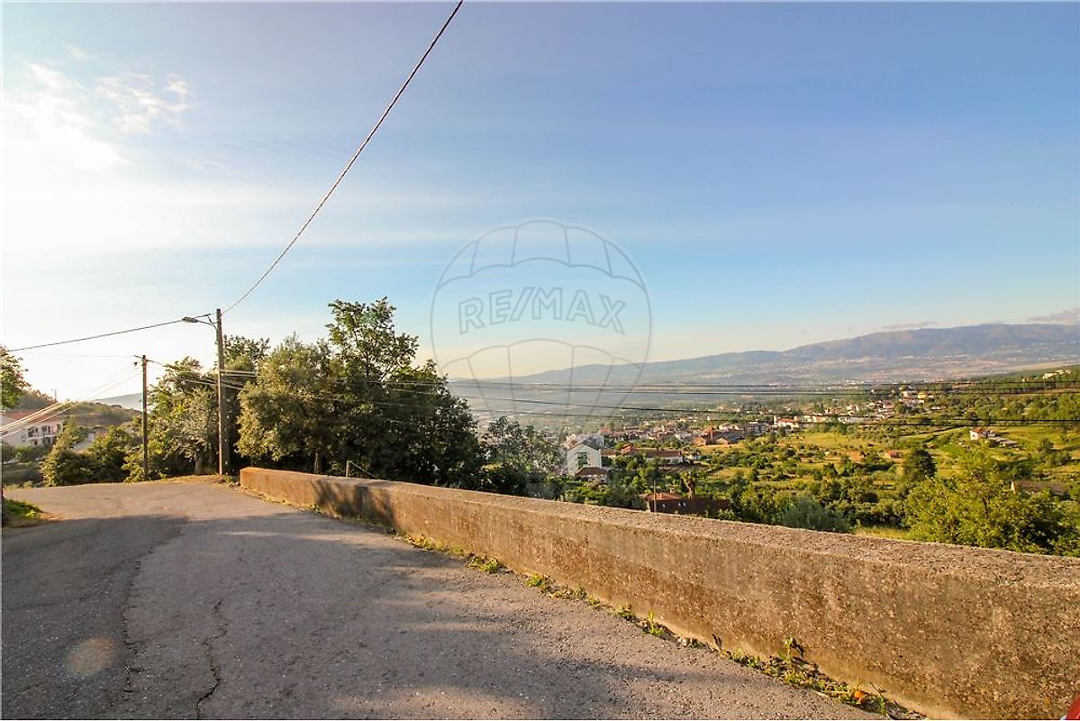 Land for sale in Covilhã, Portugal — €55,000