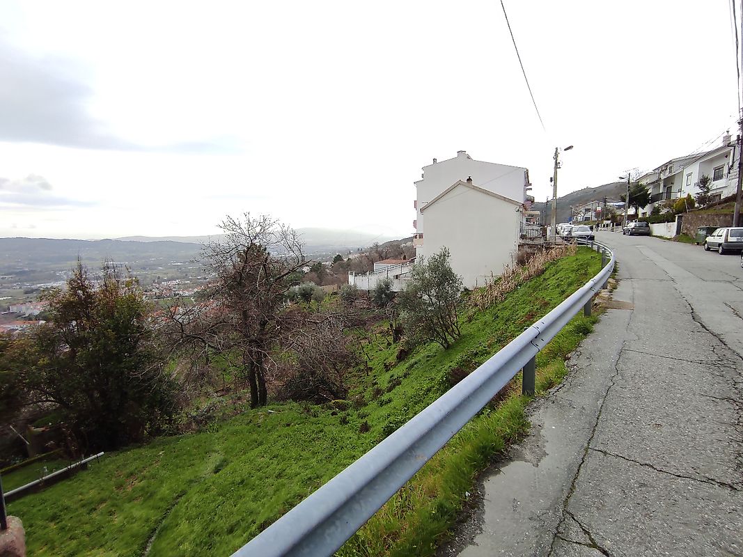 Land for sale in Covilhã, Portugal — €80,000
