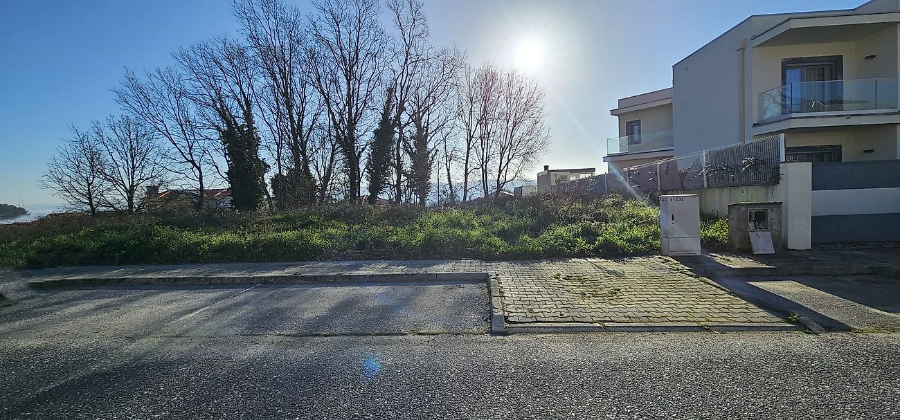 Land for sale in Covilhã, Portugal — €67,000