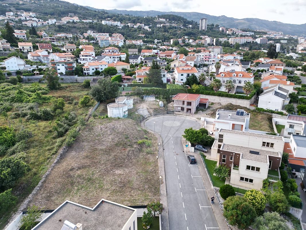 Land for sale in Covilhã, Portugal — €80,000