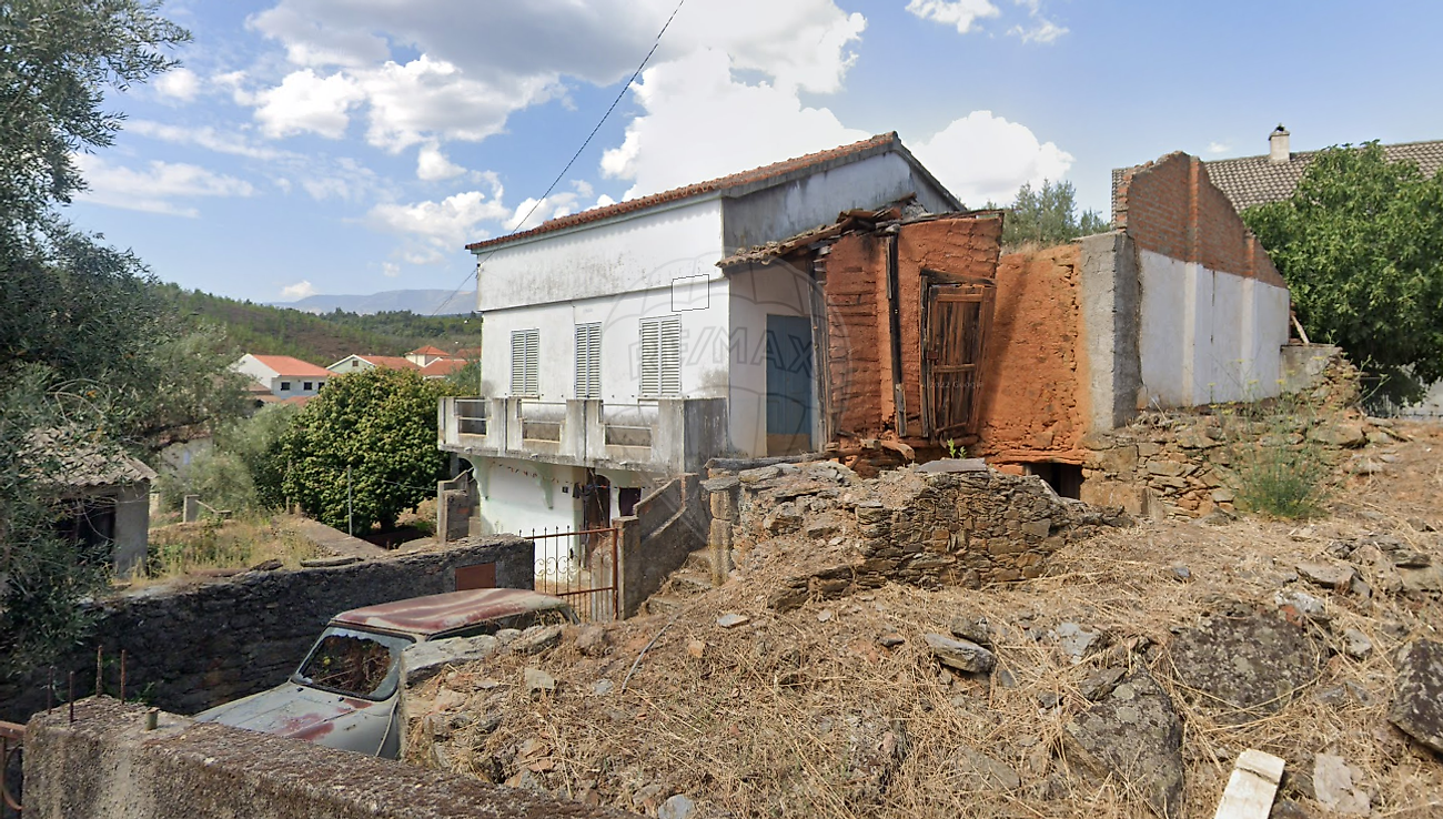 Moradia T4 à venda em Covilhã