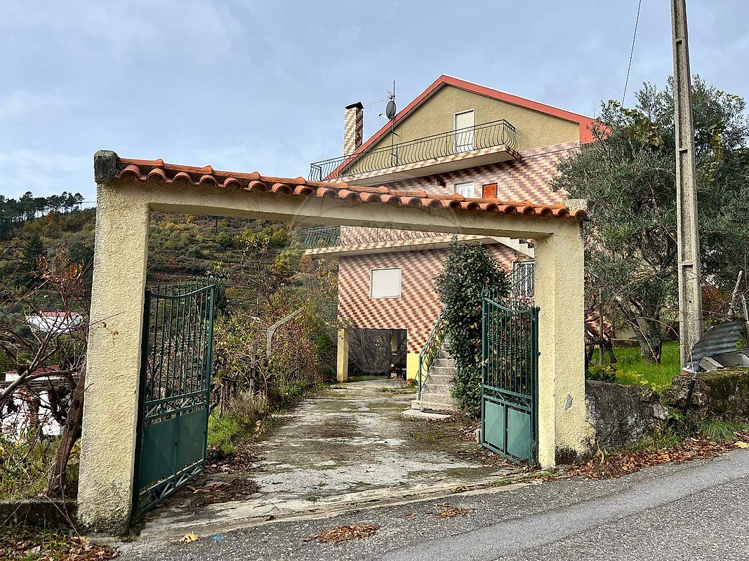 Moradia T6 - Teixoso e Sarzedo, Covilhã, Castelo Branco